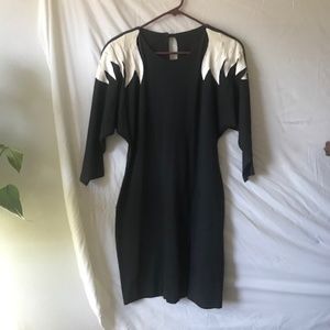 Black and White 3/4 sleeve short dress